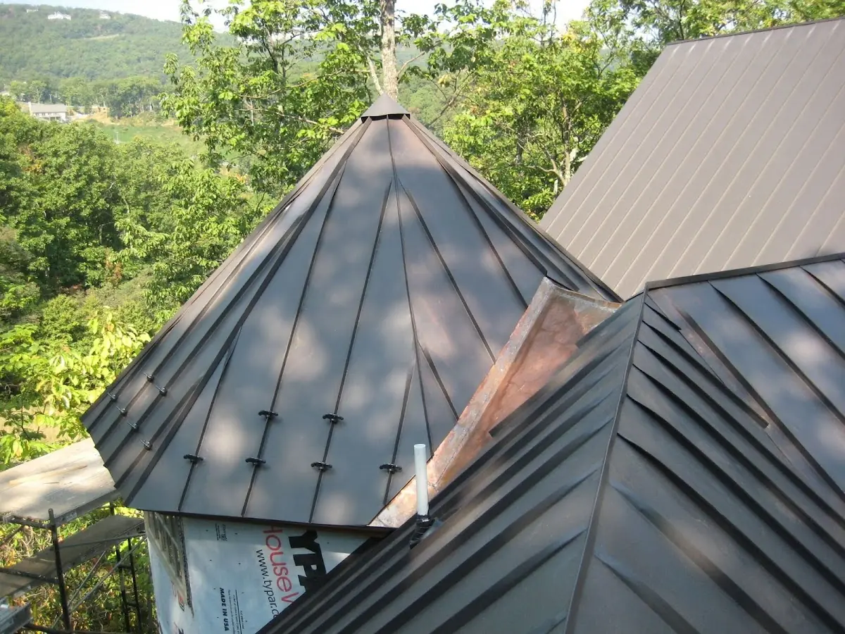 Professional Roof Tarp Installation by Craftsman Roofing in Northland